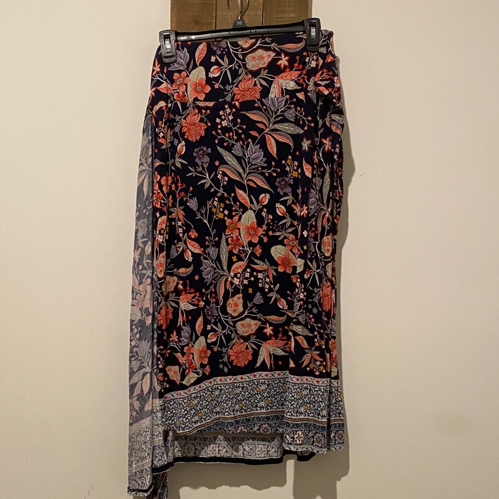 Mauve Asymmetrical Skirt with Floral Print in Dark Blue and Peach